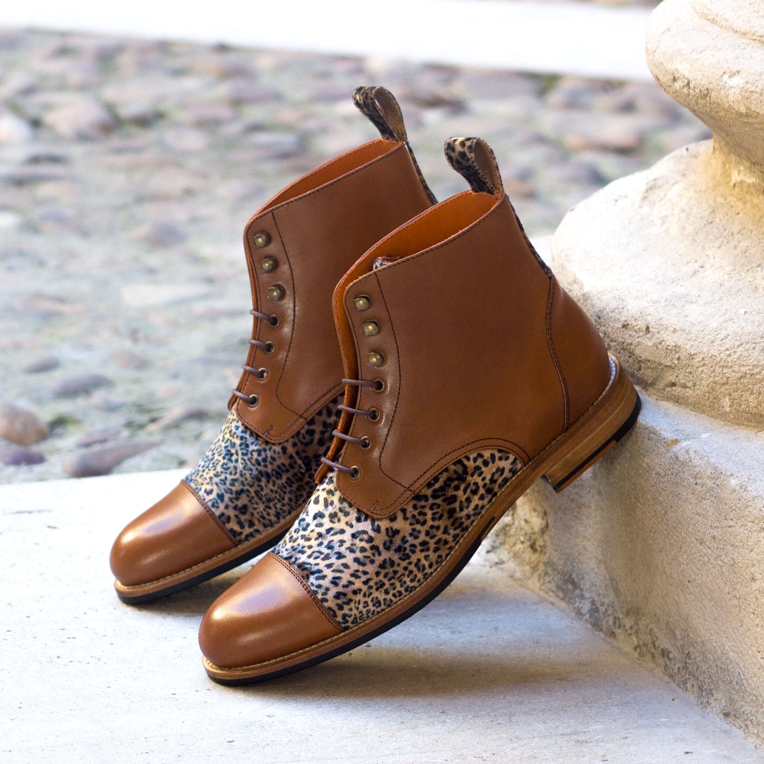 Women's Lace Up Captoe Boot