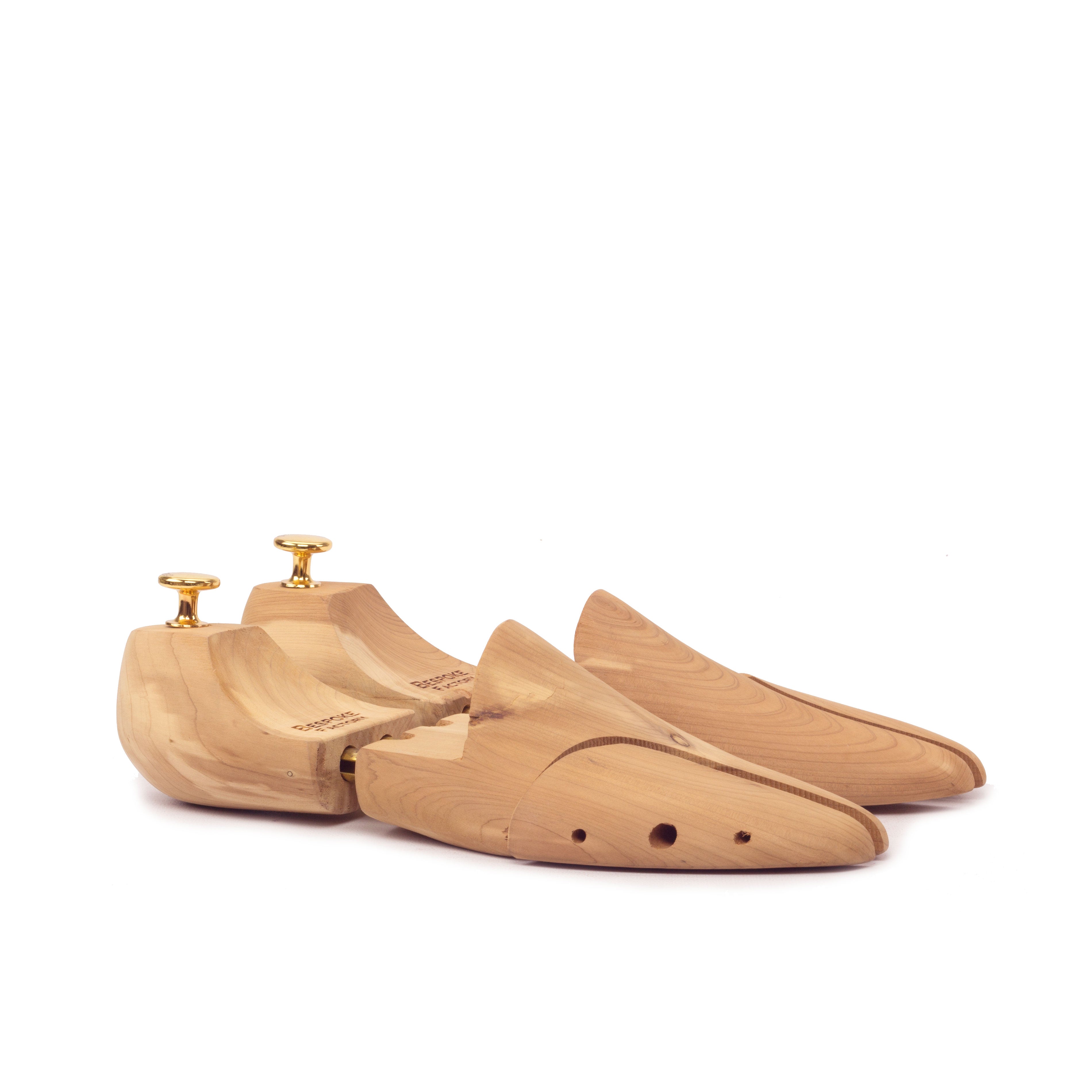 Cedar Shoe Tree Labeled