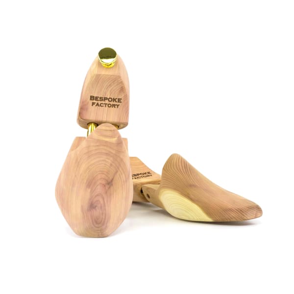 Cedar Shoe Tree Labeled
